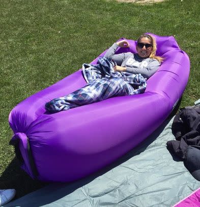 An inflatable lounge chair that requires no electricity or pumps!