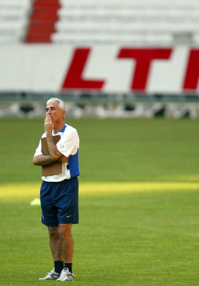 Jorge Benitez en un entrenamiento en el estadio Jalisco de Guadalajara, en junio de 2005, en la previa a un partido con Chivas, por la Copa Libertadores 