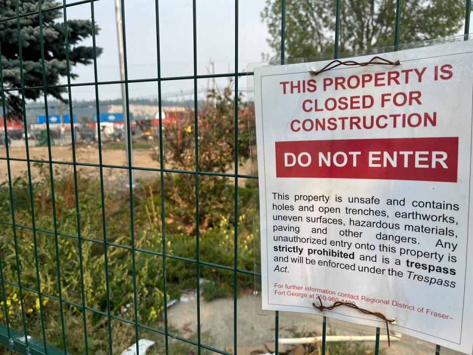 Fencing was expanded to surround the encampment site to prevent people from returning. Millennium Park is next to the offices of the Regional District of Fraser-Fort George. 