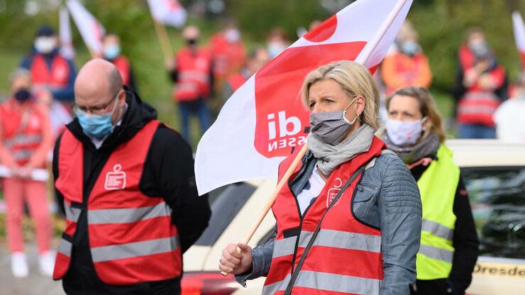 Am Samstag führte eine achtköpfige Runde in Potsdam den dritten Tag in Folge Verhandlungen. Foto: dpa