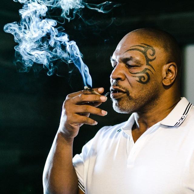 Smoking Gun - Pistolet à fumée Weed/Cannabis - Gun Mike Tyson