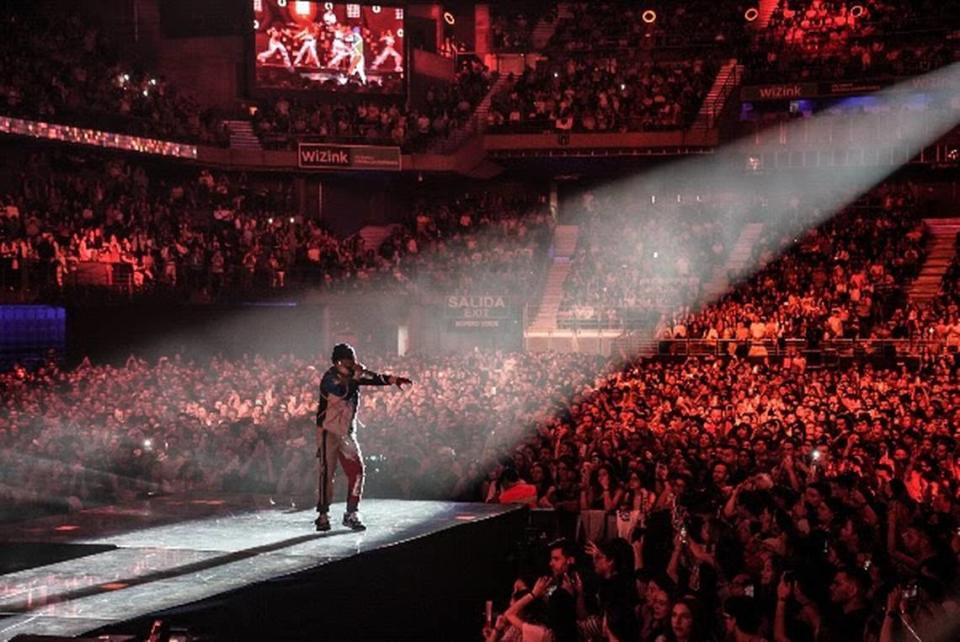 Yandel en una de sus actuaciones en Madrid.