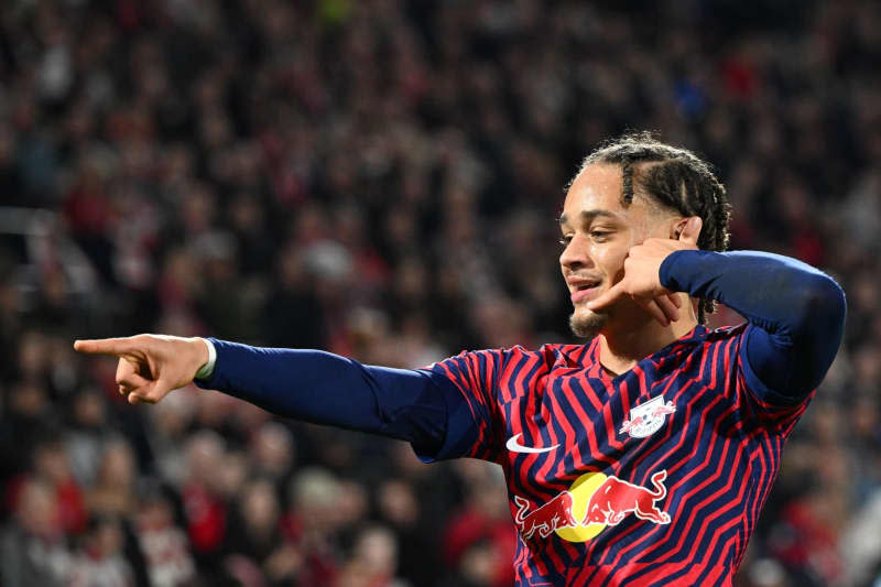 Leipzig's Xavi Simons celebrates scoring his side's first goal during the German Bundesliga soccer match between 1. FC Cologne and RB Leipzig at RheinEnergieStadion. Federico Gambarini/dpa