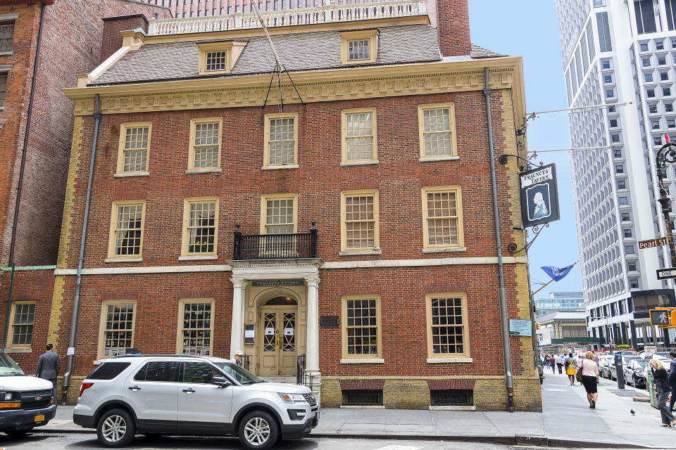 Fraunces Tavern in the Financial District doubles as both a museum and restaurant. (Shuterstock/agsaz)