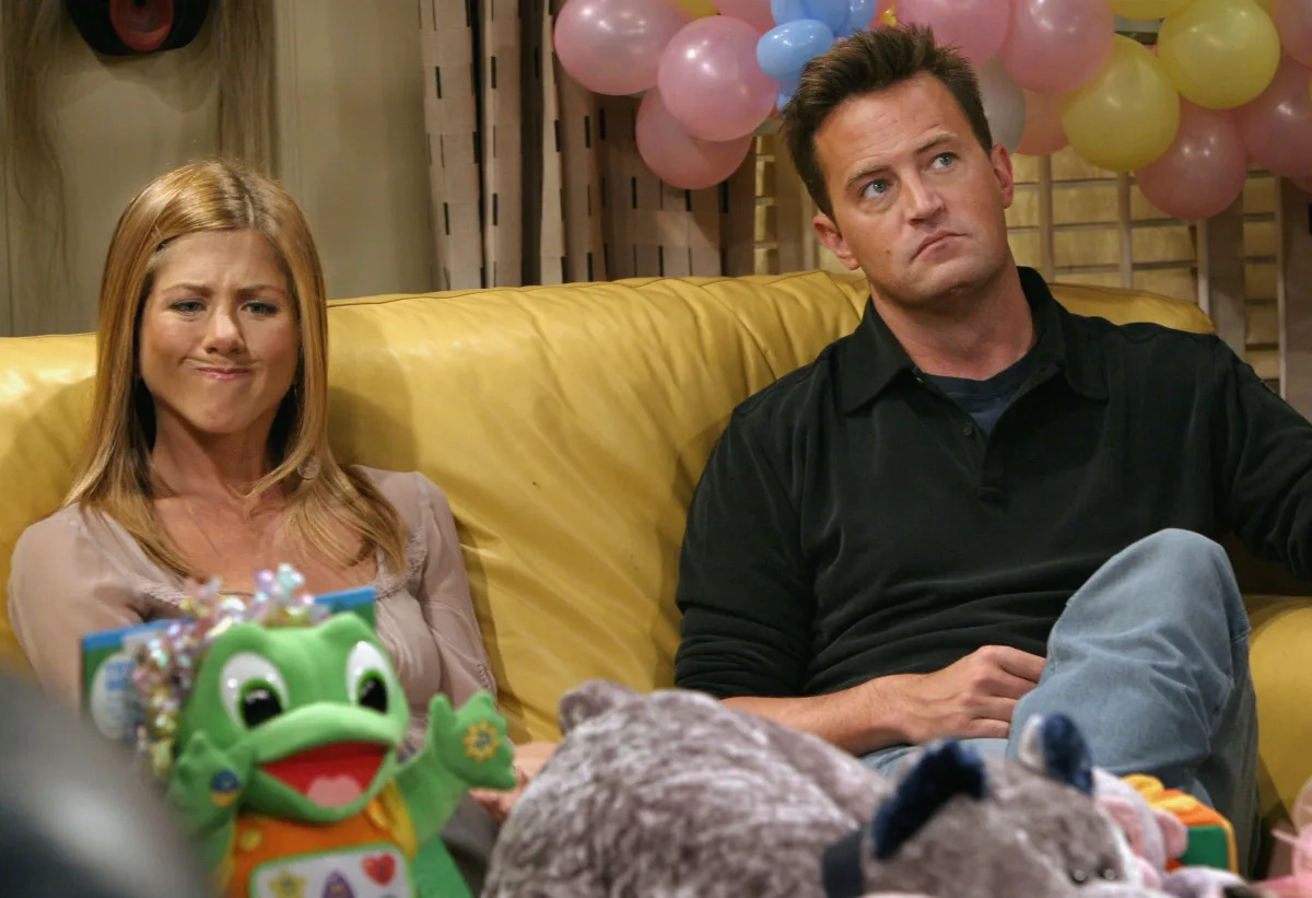 Jennifer Aniston, David Schwimmer honor Matthew Perry with emotional tributes – and Chandler Bing's iconic dialogue