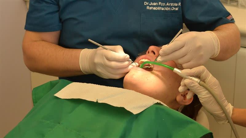 桃園開牙醫診所的人妻外遇牙助，工程師丈夫反被民事求償。(Pixabay)