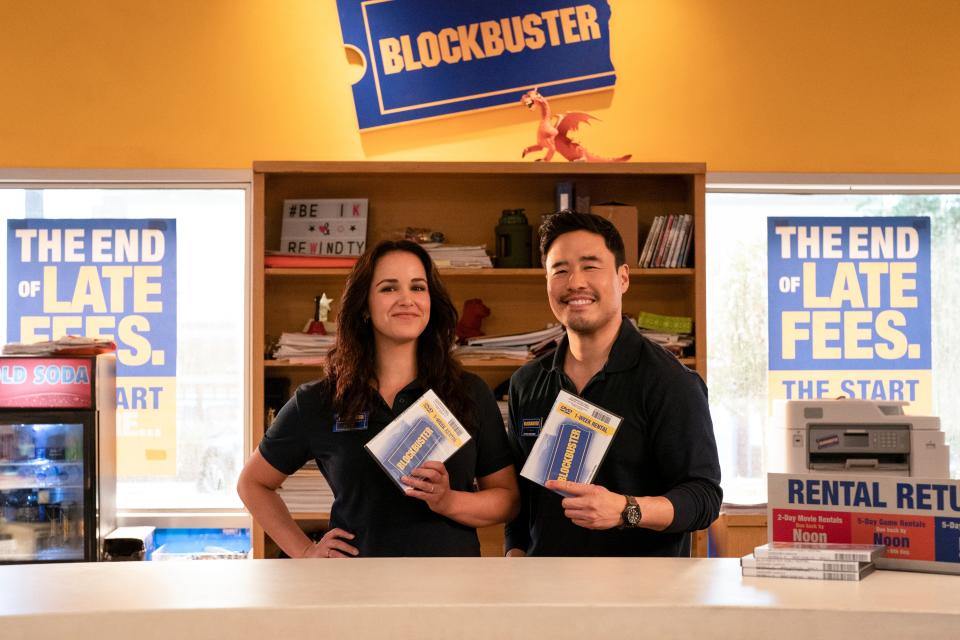 (L to R) Melissa Fumero as Eliza, Randall Park as Timmy in Blockbuster. (Ricardo Hubbs/Netflix)