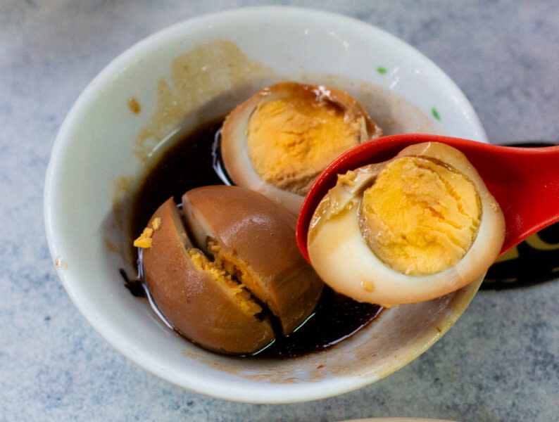 Ulu eateries - outram park ya hua rou gu cha braised eggs