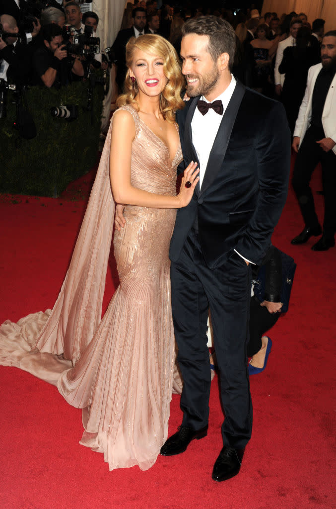 2014年6月5日，名人情侶 Blake Lively 與 Ryan Reynolds 參加 2014 Met Gala。