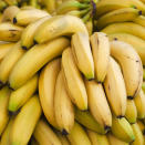 <p>La banane contient 90.5 calories pour 100 grammes.</p>