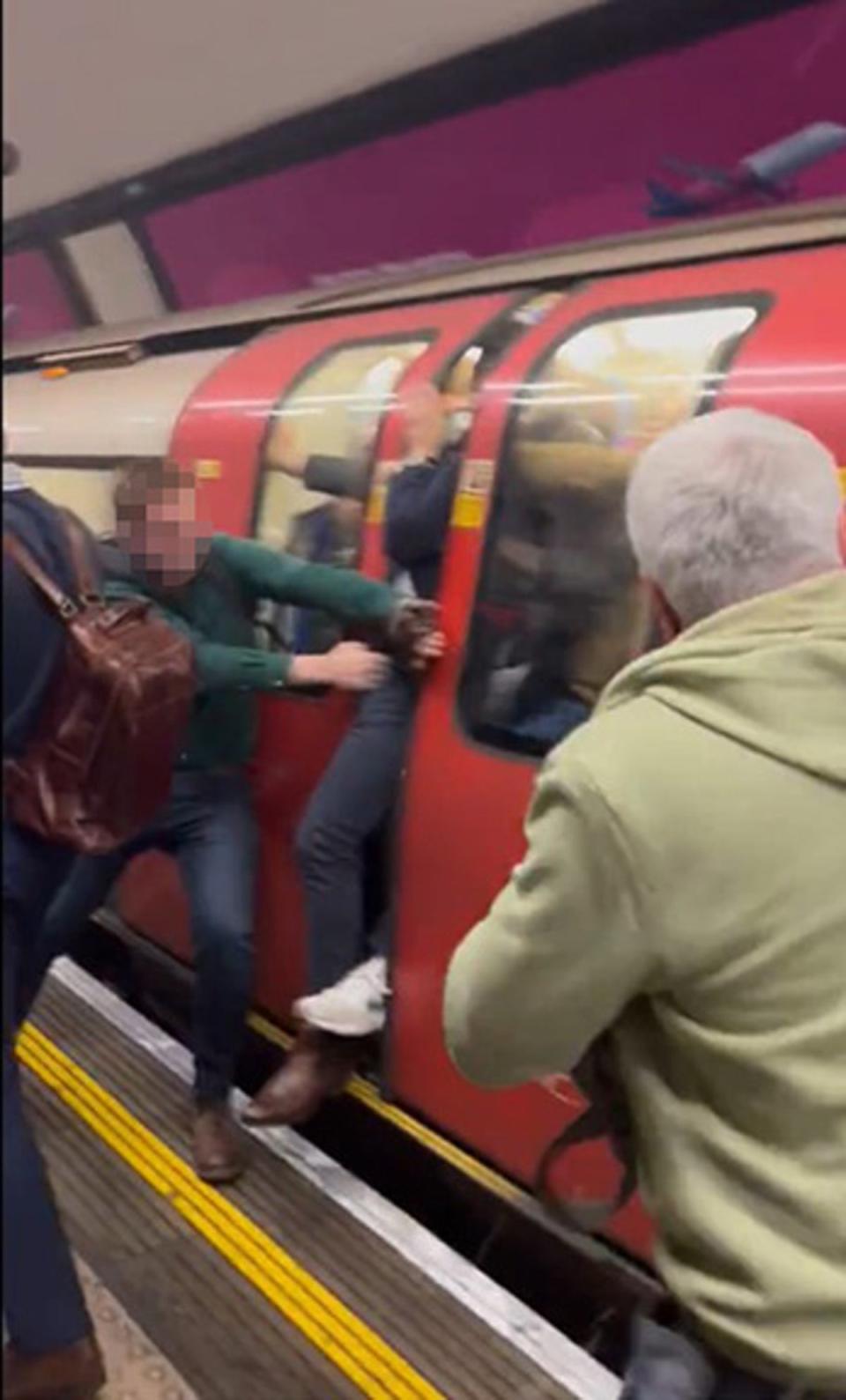 Passengers attempt to pull the train doors open (RAIB)
