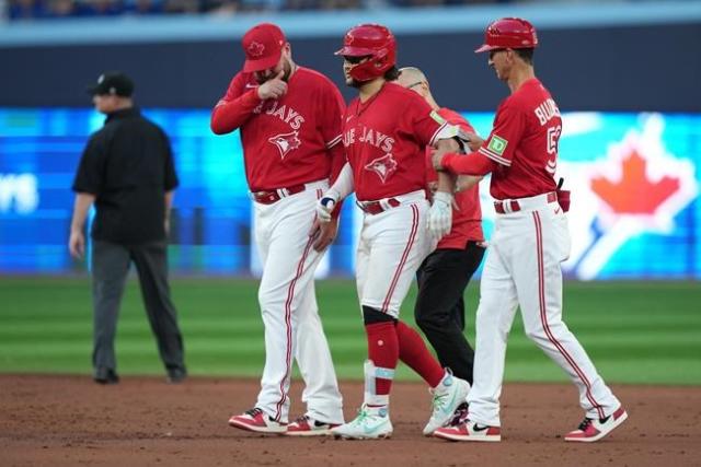 Toronto Blue Jays Alternate Uniform - American League (AL) - Chris