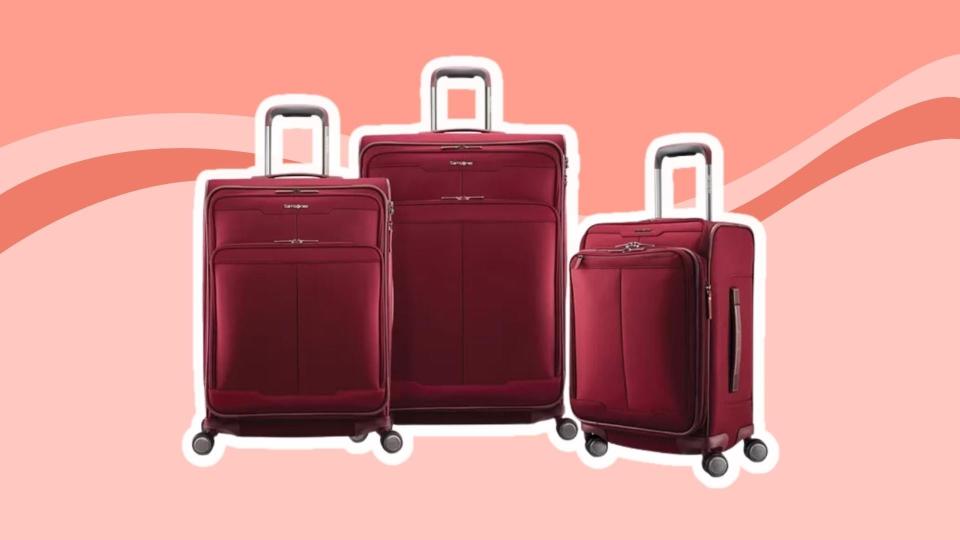 Save an extra 15% on already-reduced luggage at Macy’s right now.