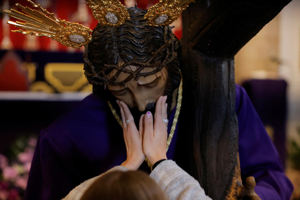 Eine Jesus-Statue in einer Kirche im spanischen Ronda (Foto: REUTERS/Jon Nazca)