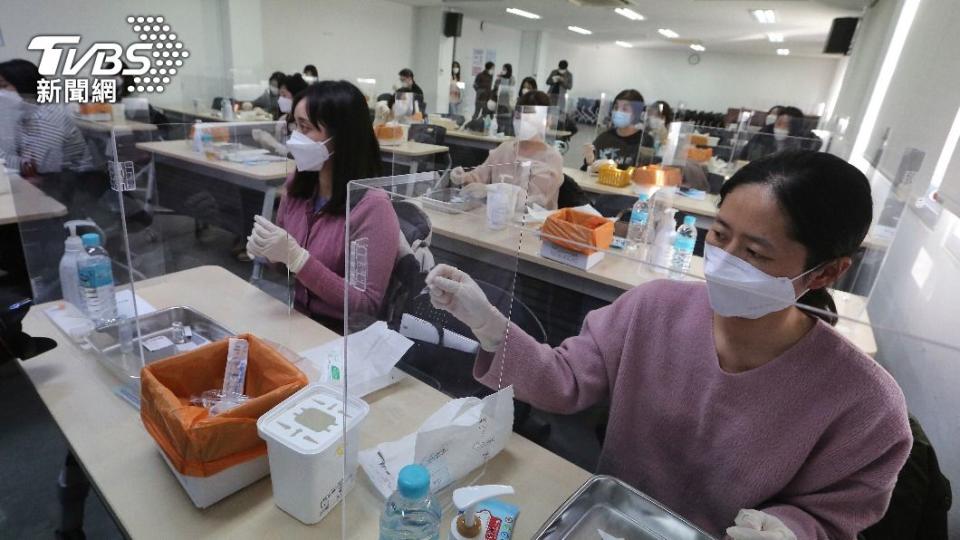 南韓政府希望將疫苗留在國內，加速疫苗接種率。（示意圖／達志影像美聯社）