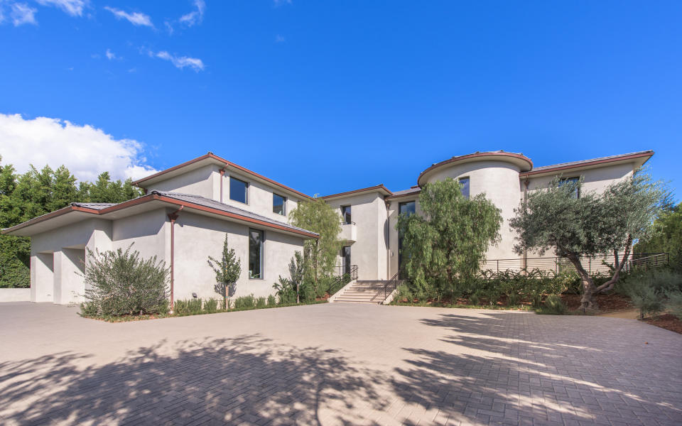 The couple has sold their sprawling mansion in Bel-Air, California.