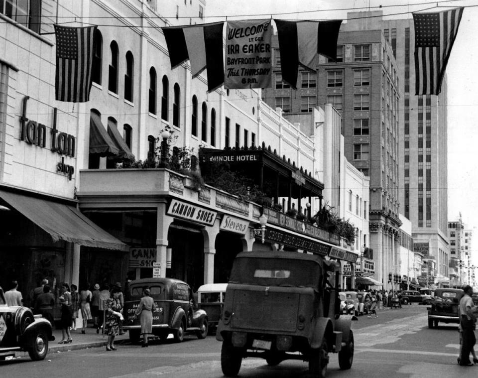 Flagler Street in 1945. Bill Kuenzel/Miami Herald File