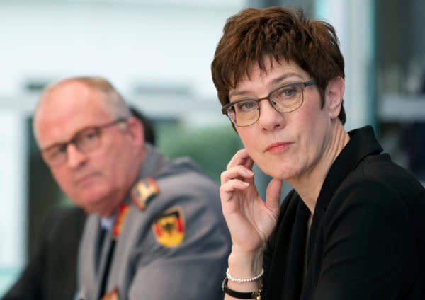 Verteidigungsministerin Annegret Kramp-Karrenbauer (CDU) mit Generalinspekteur Eberhard Zorn