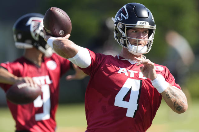 Smith 'amped up' as Falcons enter training camp with raised