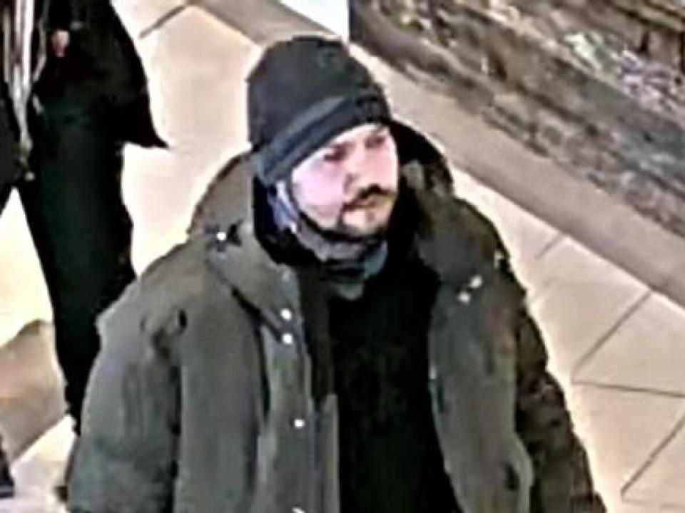 Two police forces are looking for this man. He is suspected of assaulting a woman in Markham and robbing another woman in Scarborough. (Submitted by York Regional Police - image credit)