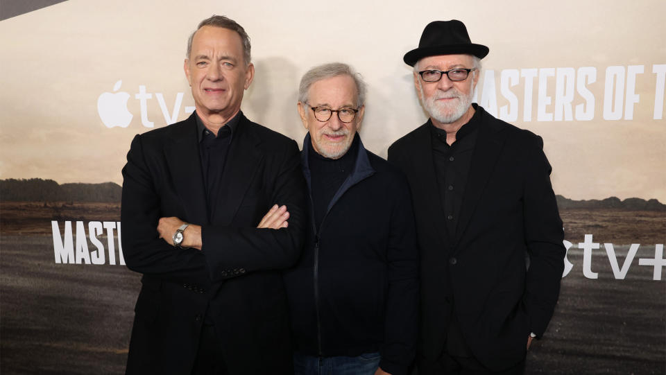 執行製作人史蒂芬史匹柏、湯姆漢克斯與蓋瑞高茨曼出席《空戰群英》首映會。（Apple TV+提供）