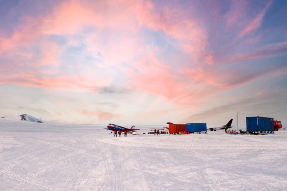 Research camp in Antarctica 