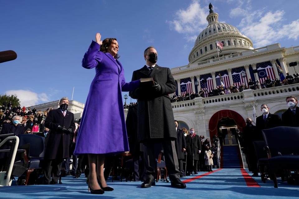 kamala harris sworn in