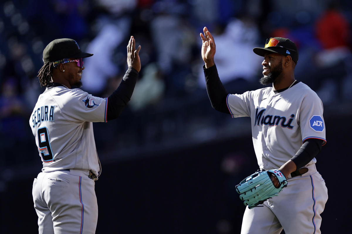 Mets ride Pete Alonso, Carlos Carrasco's big nights to rout of Marlins