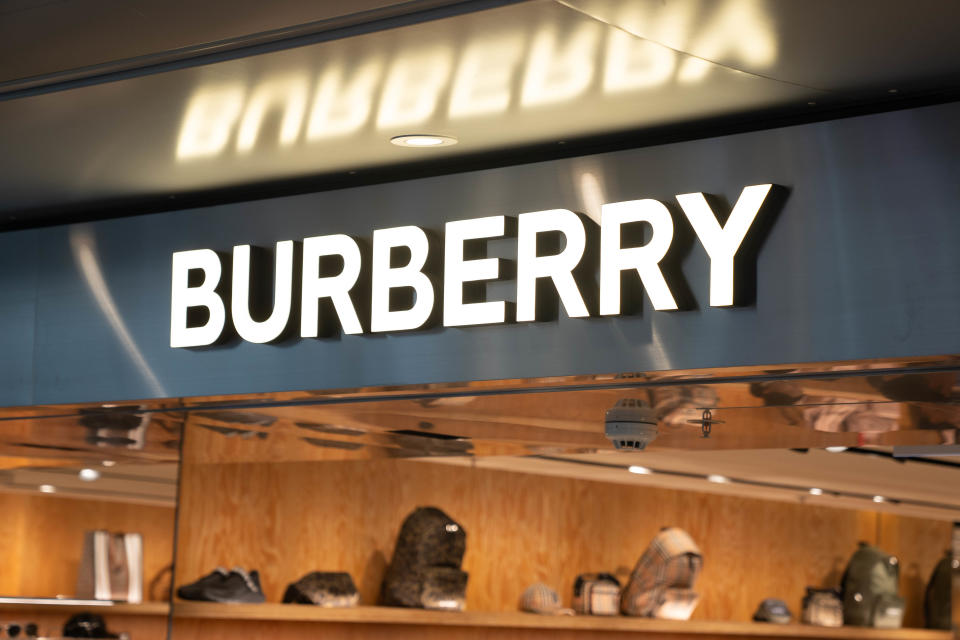 HONG KONG, CHINA - 2019/08/02: British fashion brand Burberry logo seen at their store in Hong Kong airport. (Photo by Geovien So/SOPA Images/LightRocket via Getty Images)
