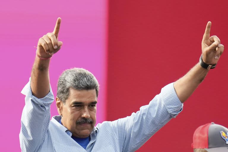 Nicolás Maduro, en el cierre de campaña en Caracas. (AP/Fernando Vergara)