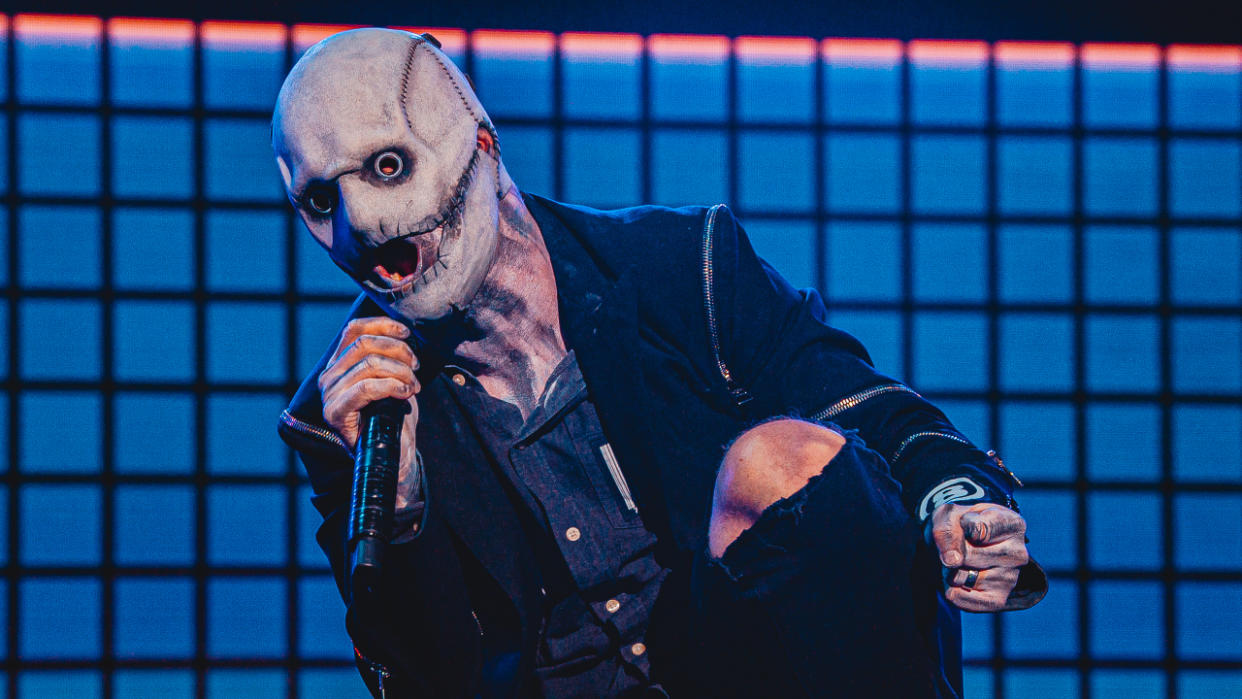  Corey Taylor on stage with Slipknot 