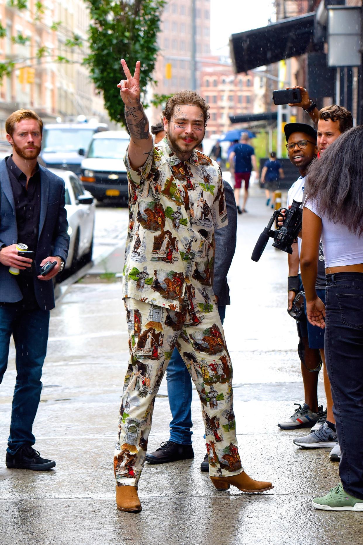 <h1 class="title">post-malone</h1><cite class="credit">Photo: Getty Images</cite>