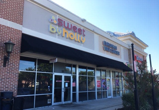 Sweet by Holly, gourmet cake and cupcake bakery shop, has permanently closed its St. Johns Town Center location on the Southside of Jacksonville.