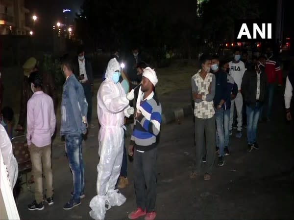 Passengers commuting between Delhi and Gazipur being tested. (Photo/ANI)