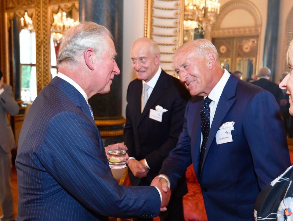 Foto fechada el 06-06-2018 con el Príncipe de Gales Charles Dance y Len Goodman (derecha) durante el banquete Age UK en el Palacio de Buckingham, Londres.  El ex juez de Strictly Come Dancing, Len Goodman, murió a los 78 años, según su agente.  Fecha de lanzamiento: lunes 24 de abril de 2023.