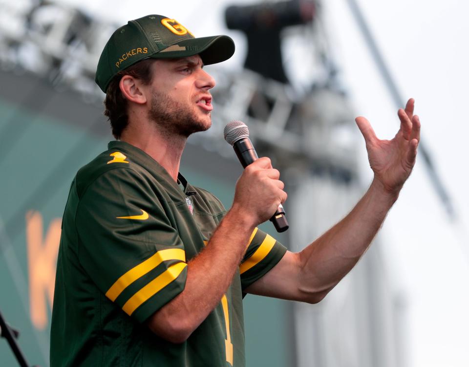 Comedian Charlie Berens will make Packers fans feel at home with a stop on his Good Old Fashioned Tour on Sunday night at Virgin Hotels Las Vegas.
