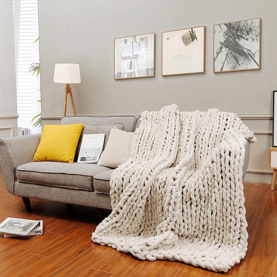 clootess Chunky Knit Blanket Chenille Throw