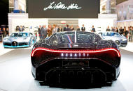 <p>El Bugatti La Voiture Noire fue fabricado para celebrar el 110 aniversario de la firma francesa de lujo y competición.<br>Foto: REUTERS/Pierre Albouy </p>