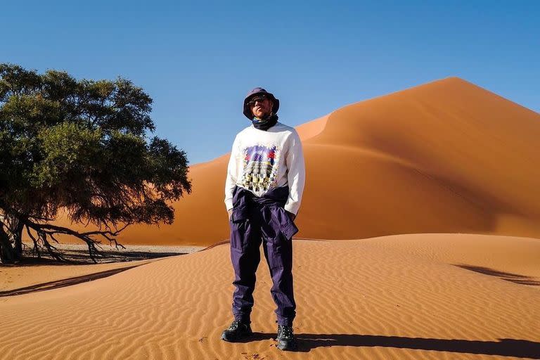 Lewis Hamilton en el desierto de Namibia: el piloto británico se energiza y busca sus 