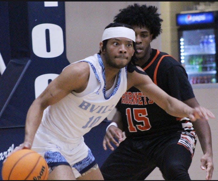 Bartlesville High's David Castillo displays burning intensity during a showdown Feb. 10, 2023 against No. 1 BT Washington, at the Bruin Fieldhouse.