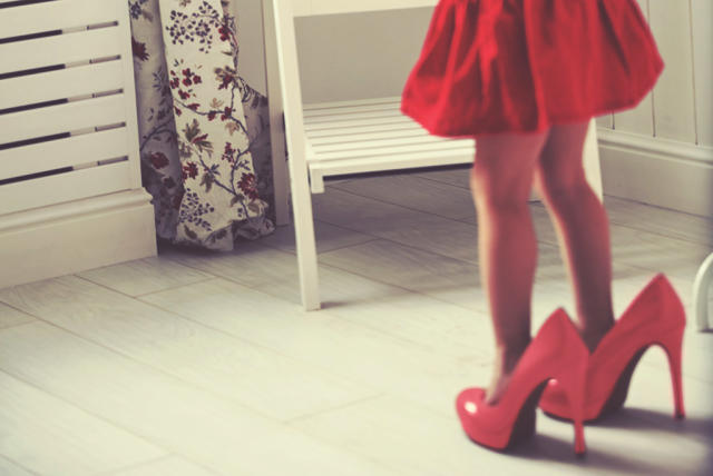 How to walk in high heels without pain, according to an expert