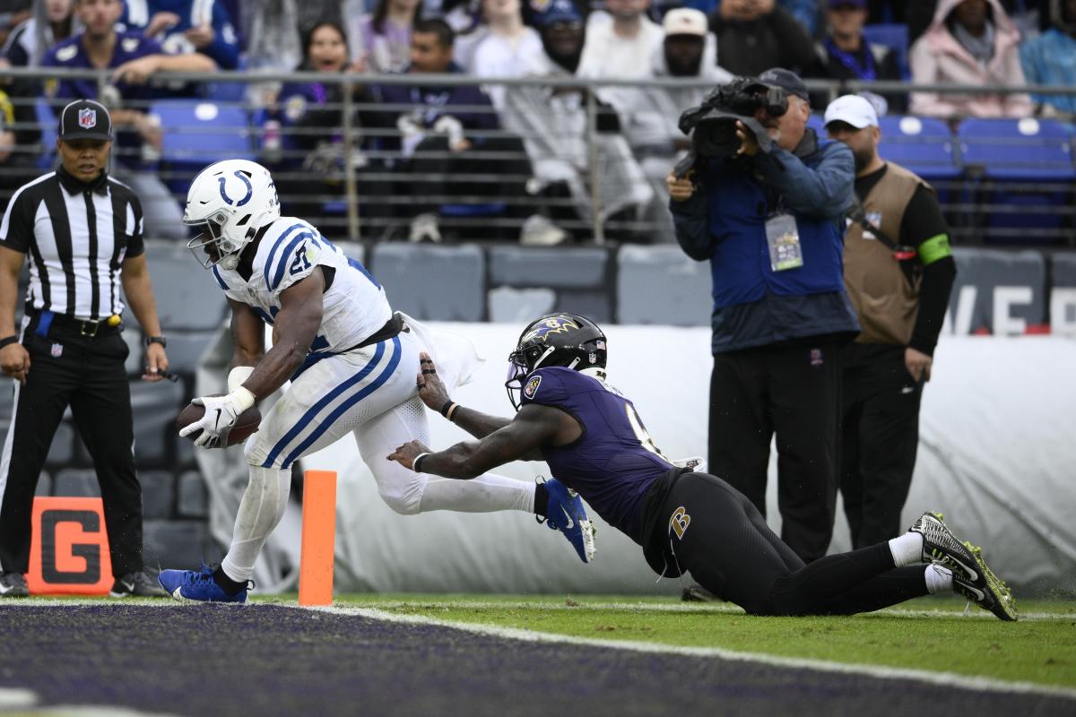 WATCH: Zack Moss scores receiving TD vs Ravens