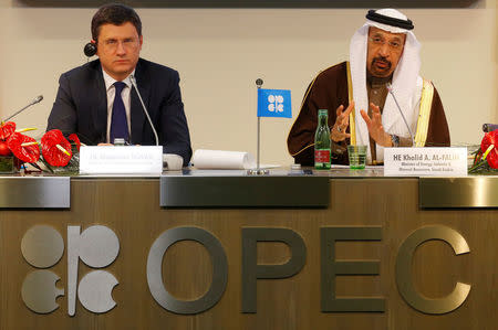 Russia's Energy Minister Alexander Novak (L) and Saudi Arabia's Energy Minister Khalid al-Falih address a news conference after a meeting of the Organization of the Petroleum Exporting Countries (OPEC) in Vienna, Austria, December 10, 2016. REUTERS/Heinz-Peter Bader