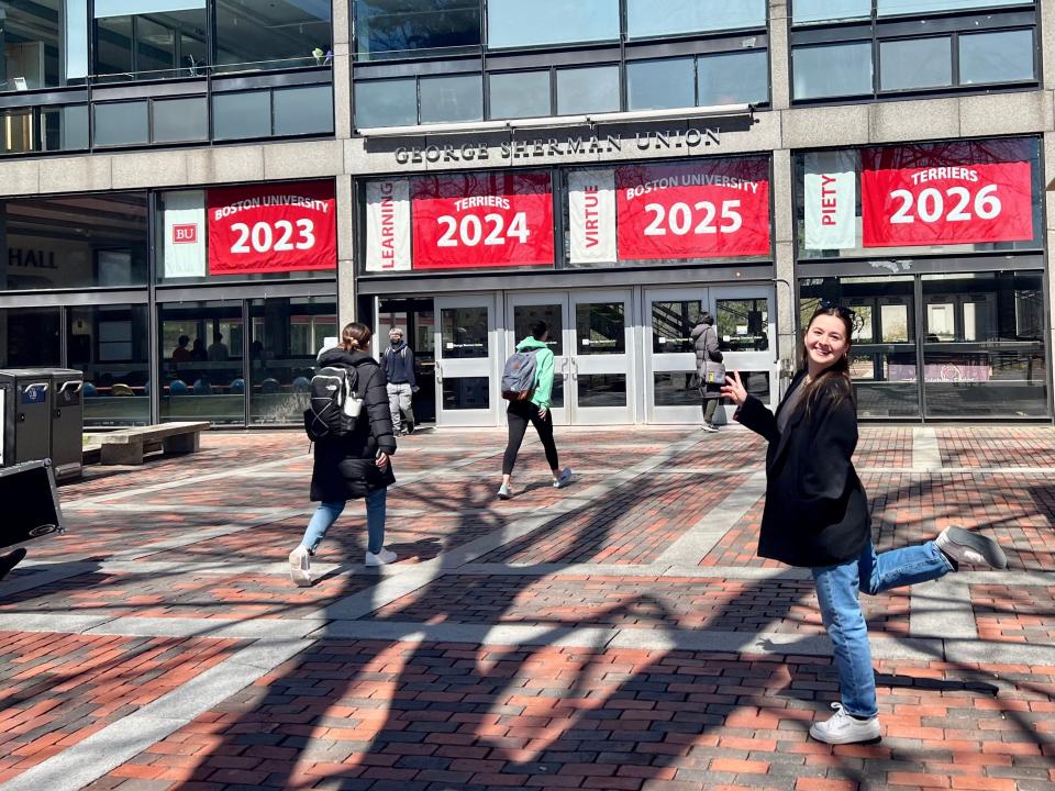 Noyen visited her university campus with her college roommates.