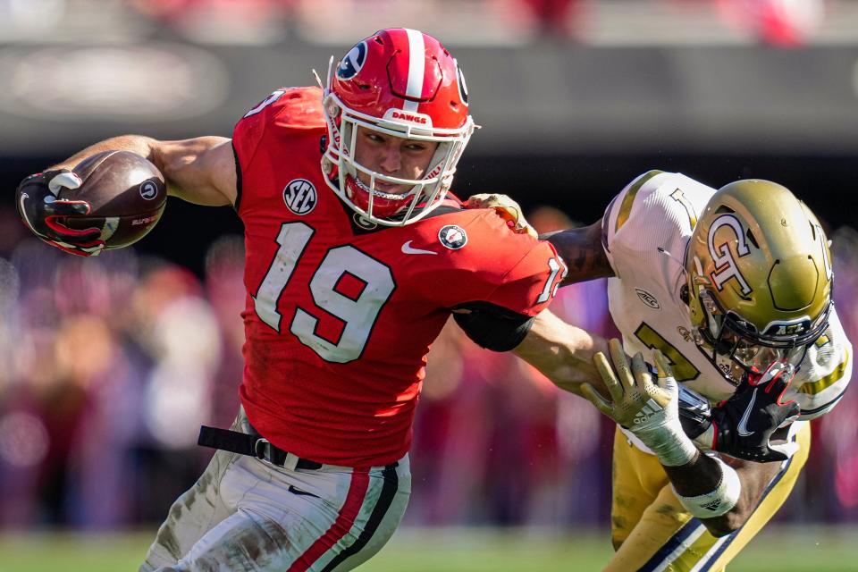 Nov 26, 2022; Athens, Georgia, USA; Georgia Bulldogs tight end Brock Bowers (19) runs after a catch against the Georgia Tech Yellow Jackets during the first half at Sanford Stadium. Mandatory Credit: Dale Zanine-USA TODAY Sports ORG XMIT: IMAGN-491484 ORIG FILE ID: 20222611_dwz_sz2_00827.JPG