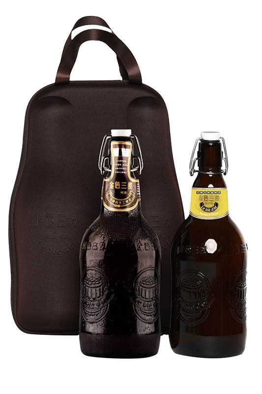 2010年，金色三麥推出一公升裝的蜂蜜啤酒。（圖／金色三麥提供）