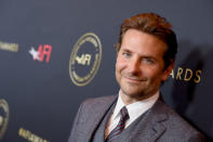 À la 6ème place ex-aequo : Bradley Cooper avec 57 millions de dollars (51,4 millions d’euros). À 44 ans, le comédien incarne parfaitement le proverbe : "on n’est jamais mieux servi que par soi-même". En écrivant, réalisant, produisant et interprétant A star is born, il s’est octroyé un joli pécule. De quoi être encore plus (Lady) Gaga de sa nouvelle orientation de carrière ! © Kevin Winter/Getty Images for AFI