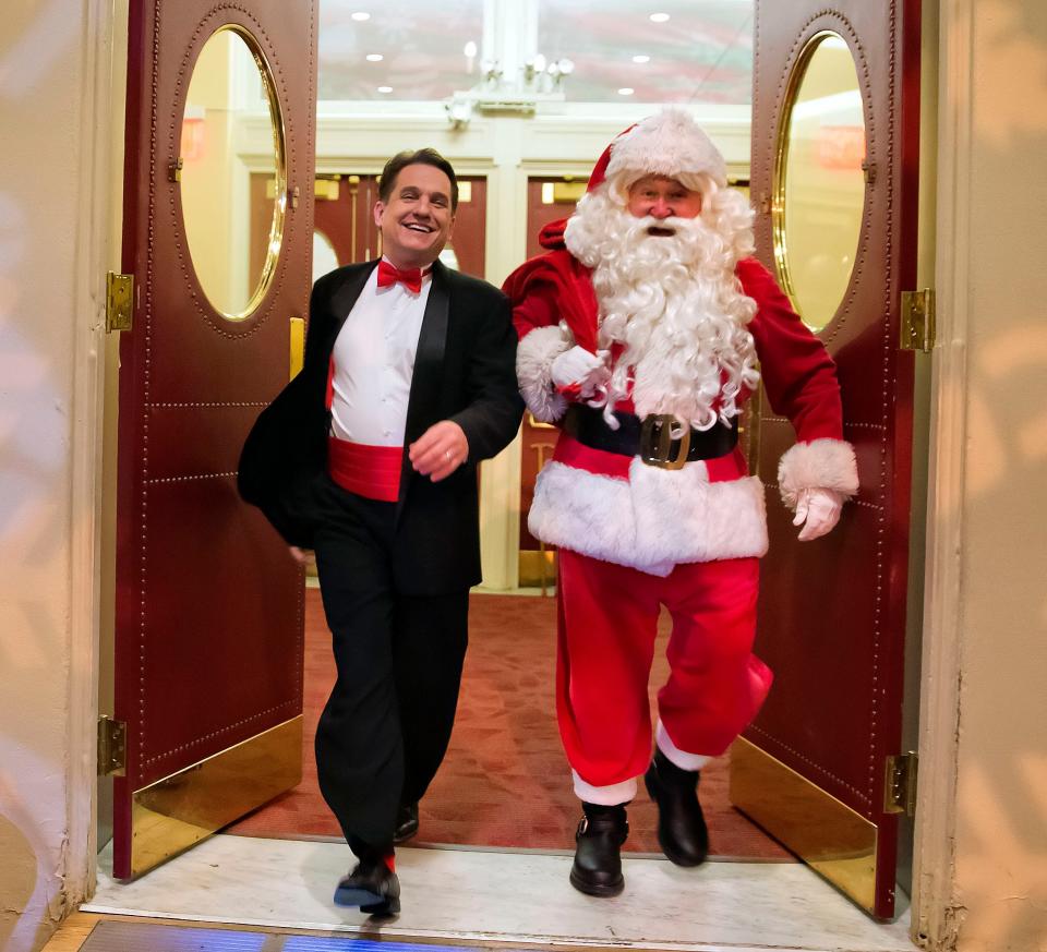 Keith Lockhart and Santa Claus are ready to return to live performances this year, bringing the Holiday Pops concert to Worcester Dec. 3.