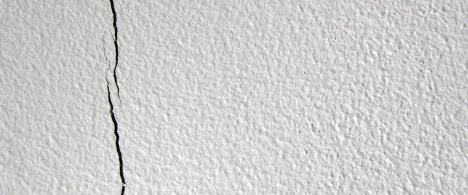 The white plastered wall