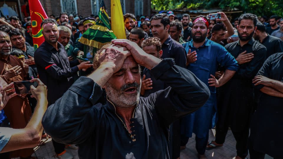 Shiites chant religious slogans in Sopore, Indian-controlled Kashmir. - Nasir Kachroo/NurPhoto/Getty Images